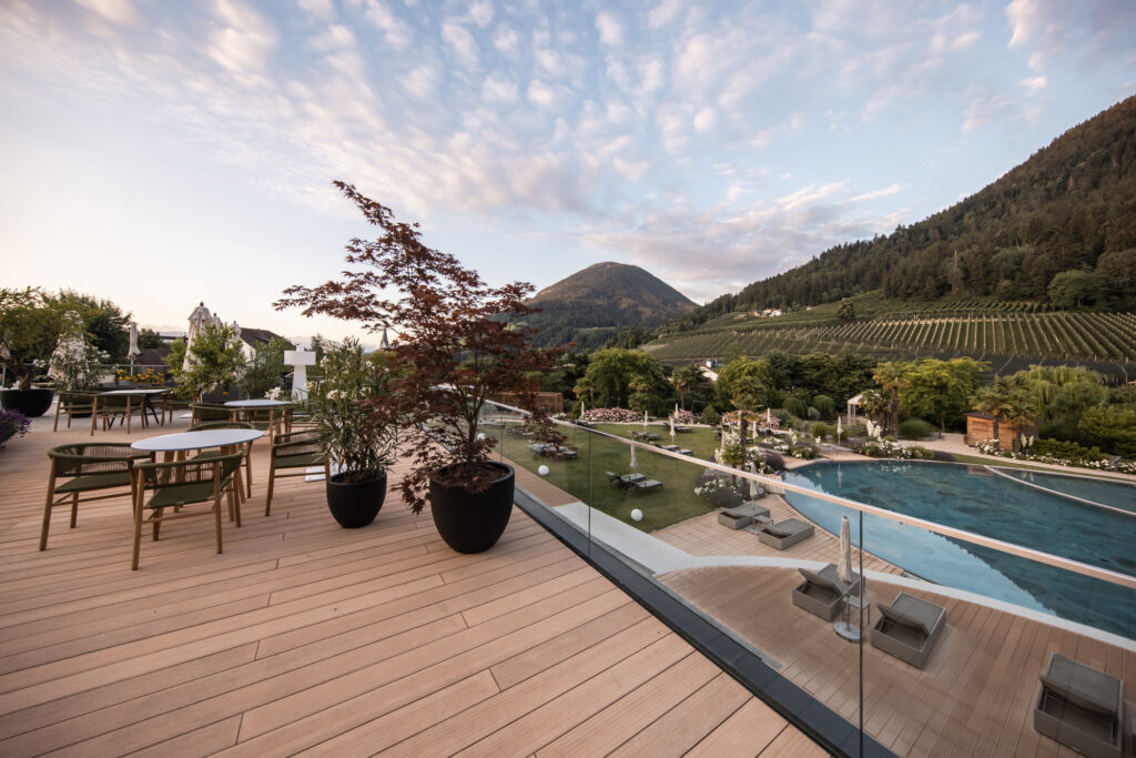 Pavimentazione per esterno: meglio in WPC o in legno naturale?